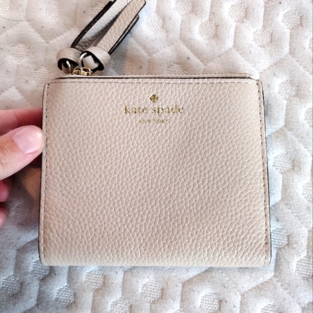 Kate Spade wallet - Picture 1 of 5